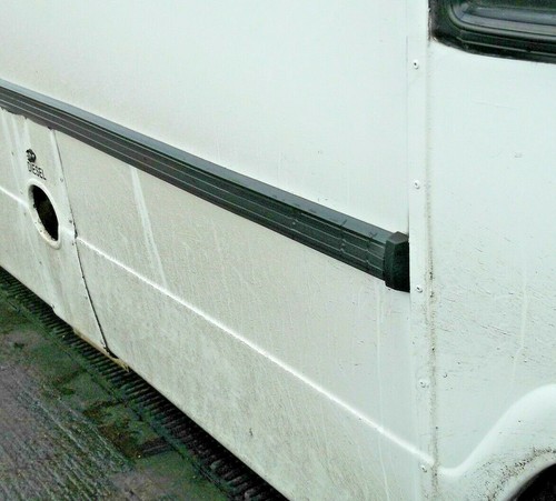 Horsebox lorry boat - lorry, side